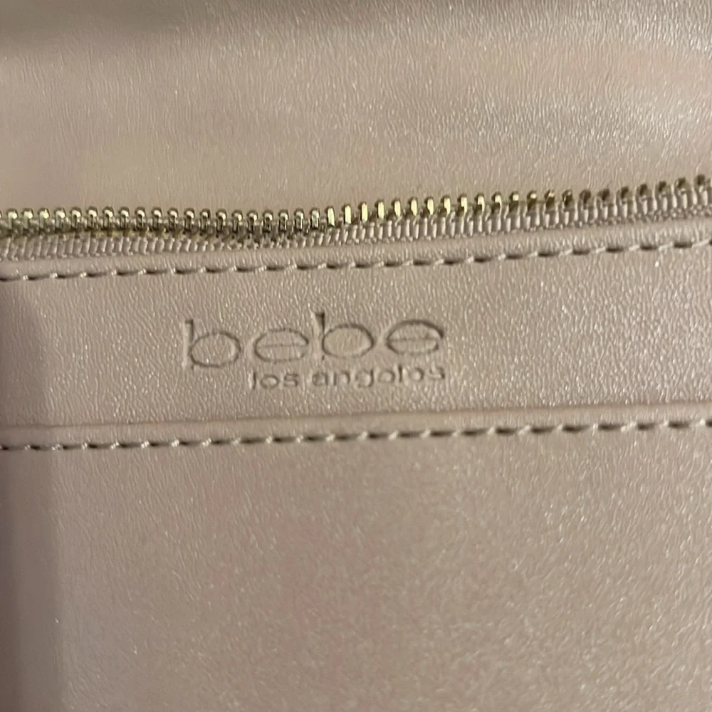 BEBE Los Angeles Women's Chain Crossbody Beige/Pink small Bag